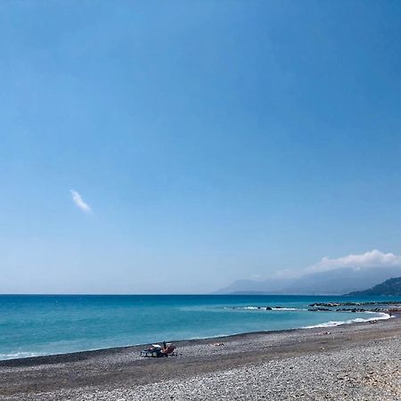 Peaceful Apartment 1 Minute Walk To The Beach Ventimiglia Zewnętrze zdjęcie